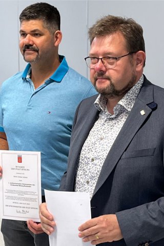 Bild zeigt Bürgermeister Joachim Kandels und Achim Lichter