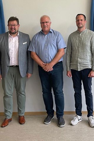 Bild zeigt Bürgermeister Joachim Kandels, Harald Grommes und Daniel Franzen